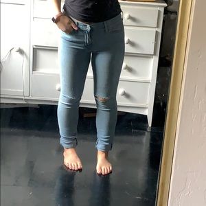 Women’s Levi Ripped jeans 29
